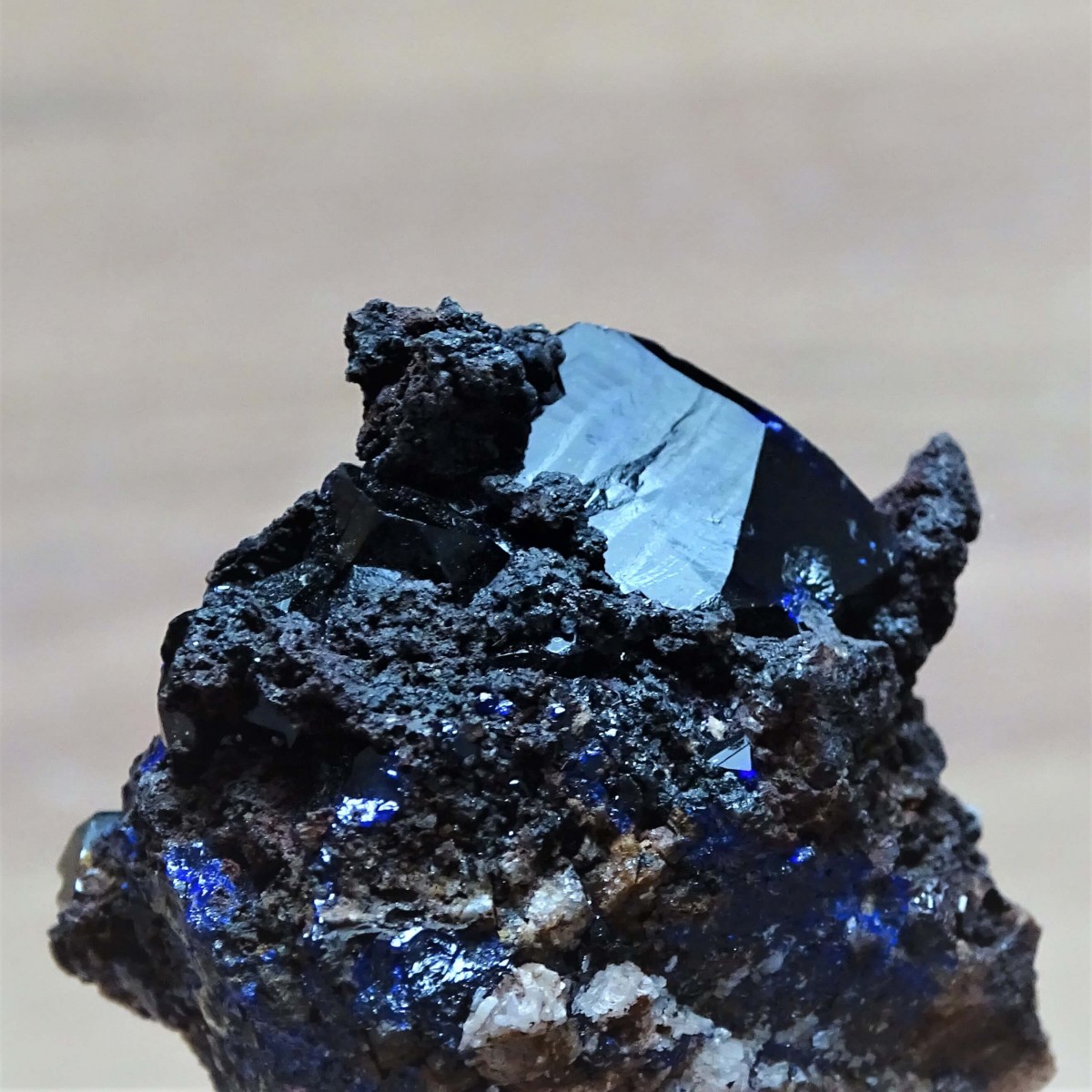Azurit-Kristalle im Gestein 52,2g, Marokko