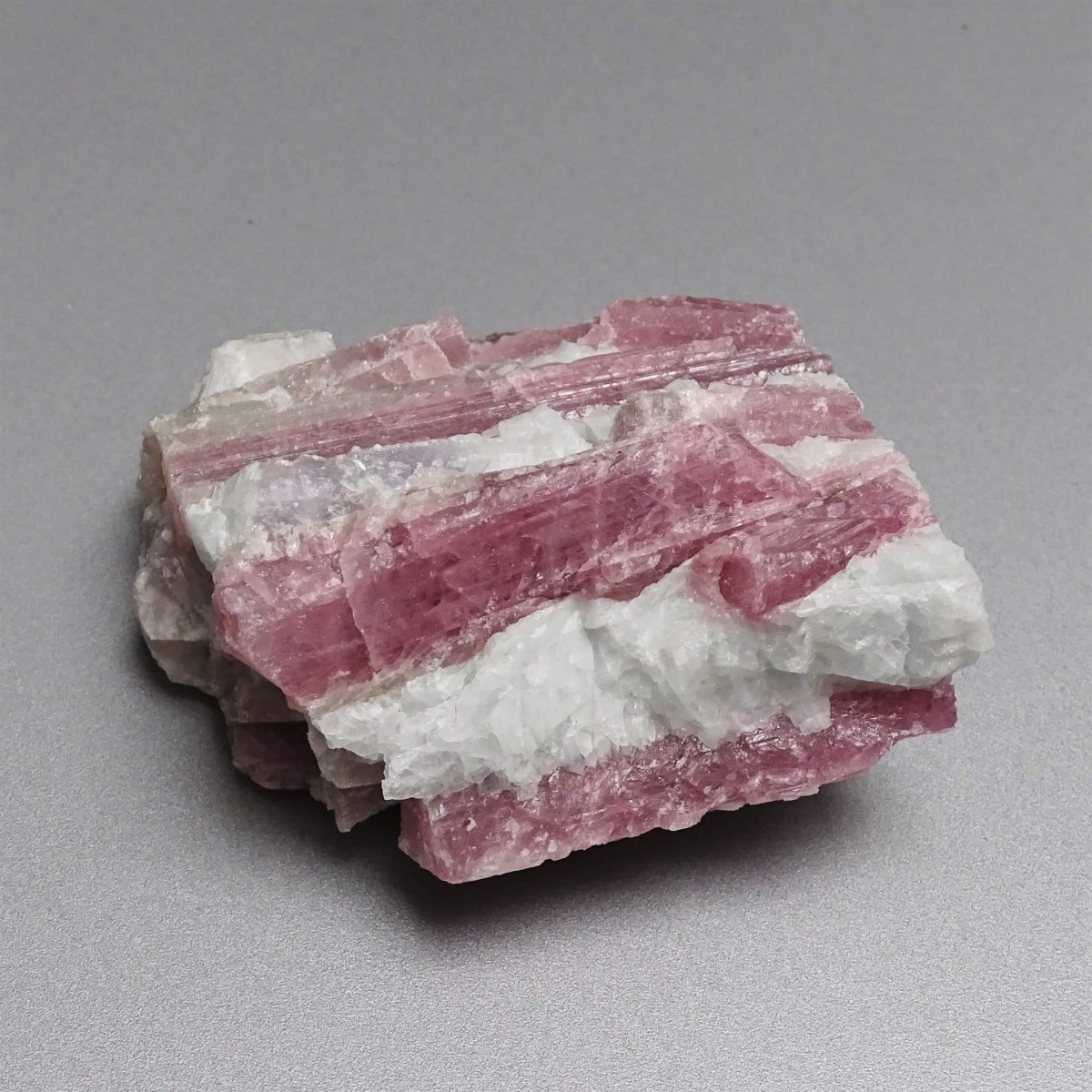 Rubelite/red tourmaline 140g, Brazil