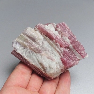 Rubelite/red tourmaline 140g, Brazil