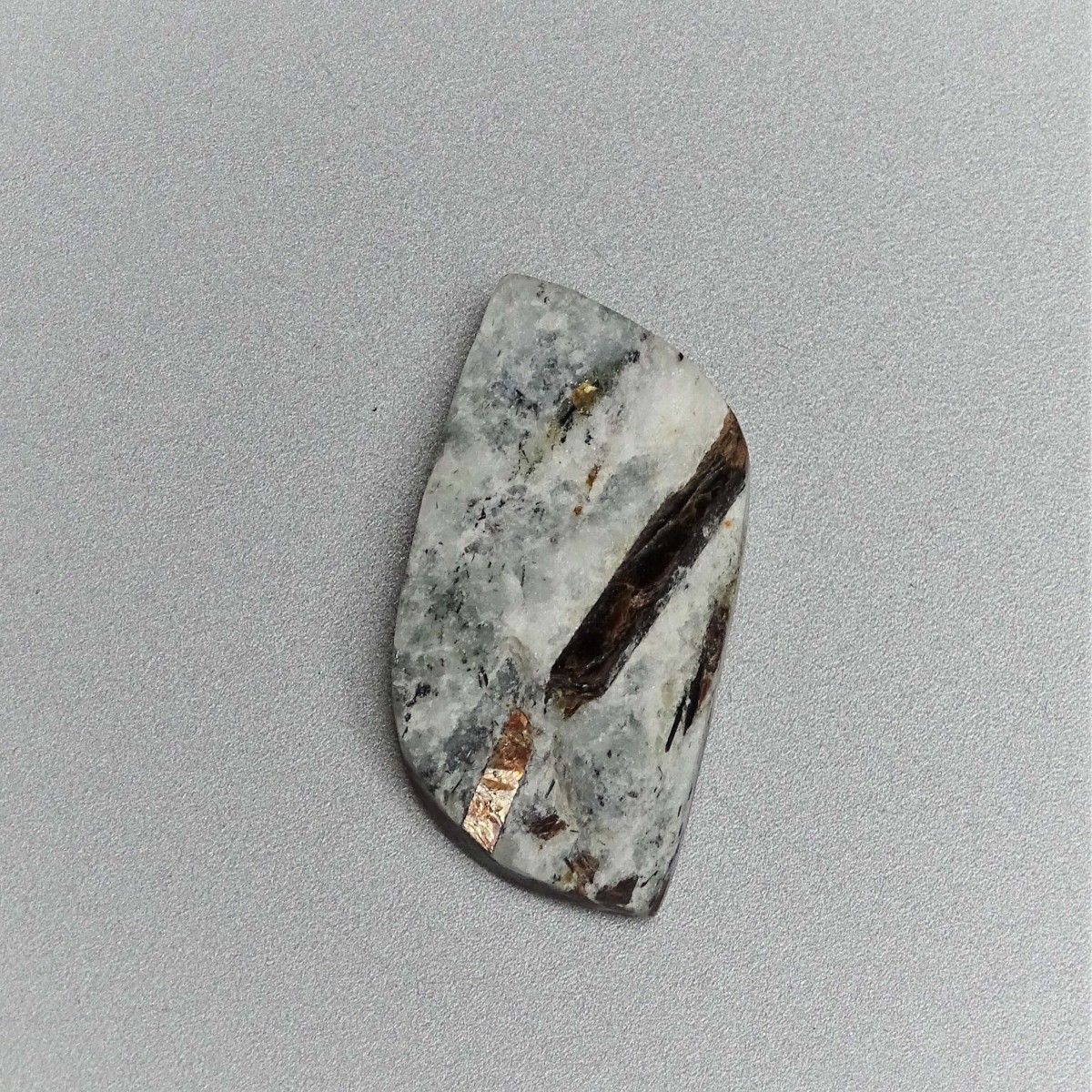 Astrophyllite cabochon natural unpolished mineral 8,3g, Russia