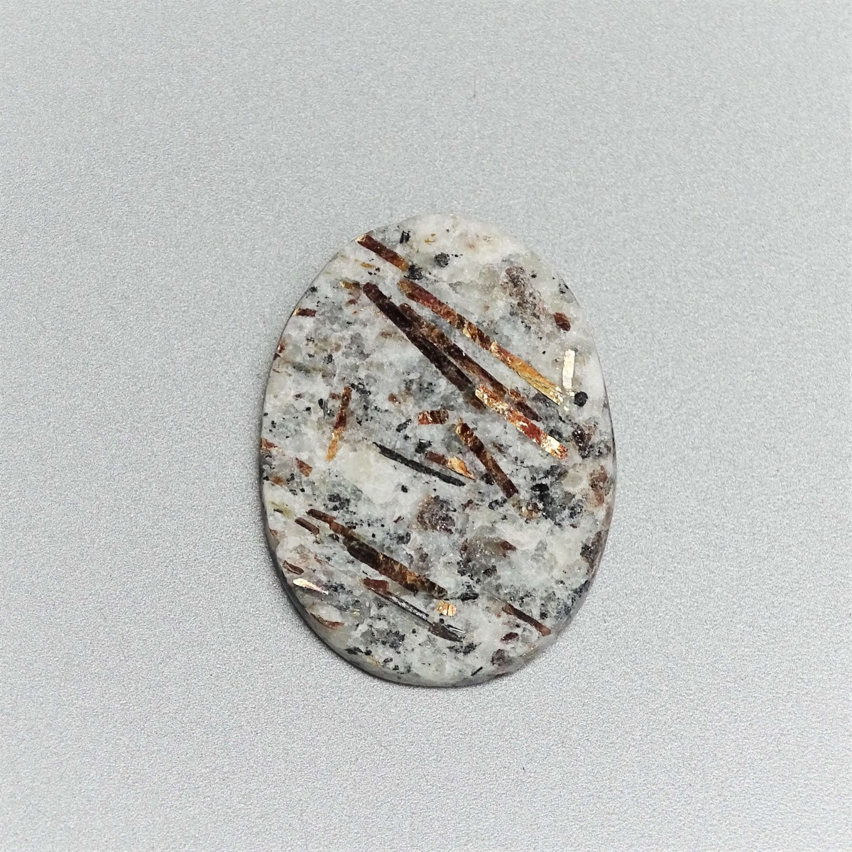 Astrophyllit-Cabochon, natürliches, unpoliertes Mineral 10,5g, Russland