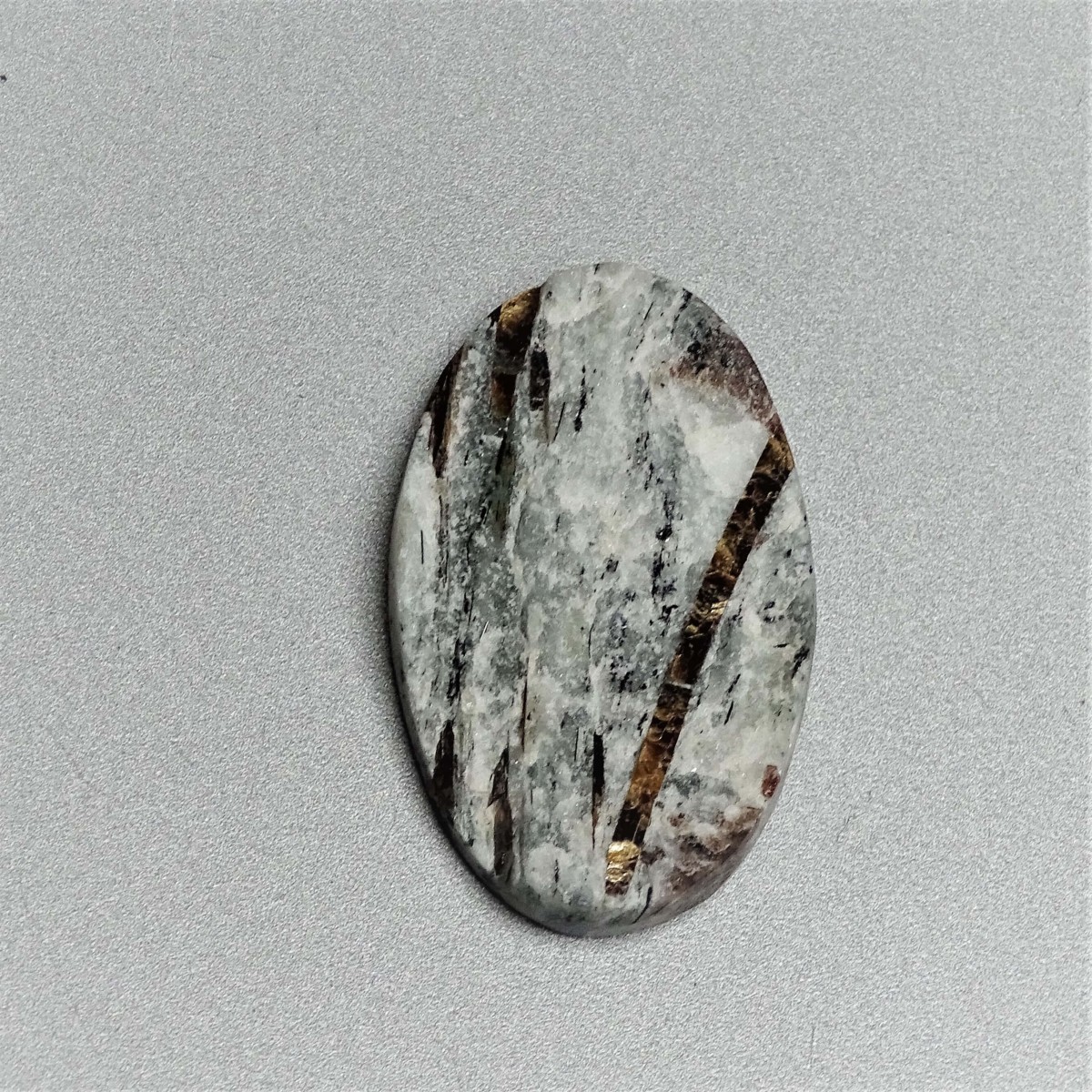 Astrophyllit-Cabochon, natürliches, unpoliertes Mineral 10,1g, Russland