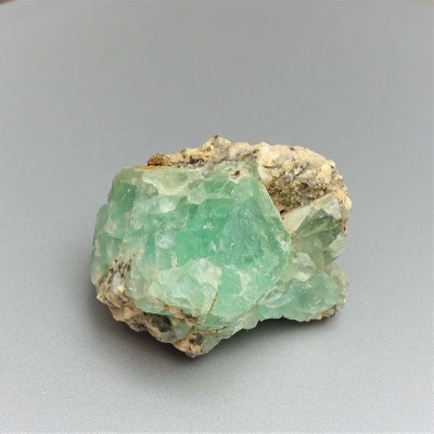 Fluorit surový minerál smaragdově zelená barva 121,8g, Pakistán