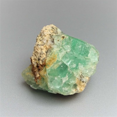 Fluorite raw mineral emerald green color 121.8g, Pakistan
