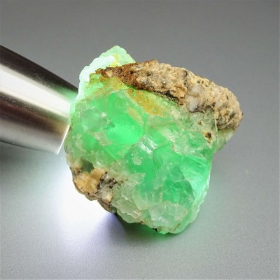 Fluorit-Rohmineral smaragdgrüne Farbe 121,8 g, Pakistan