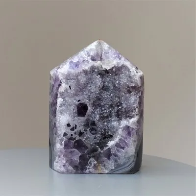Amethyst mit Achat Naturdruse poliert 553g, Brasilien