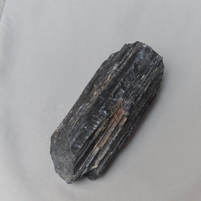 Tourmaline raw crystal black - skoryl 866g, Brazil