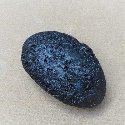 Tektite natural indochinite 154.3g, Vietnam