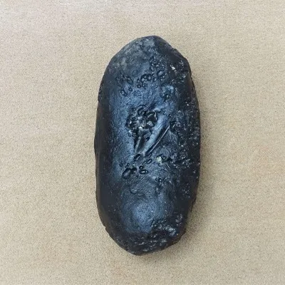 Tektite natural indochinite 196.6g, Vietnam