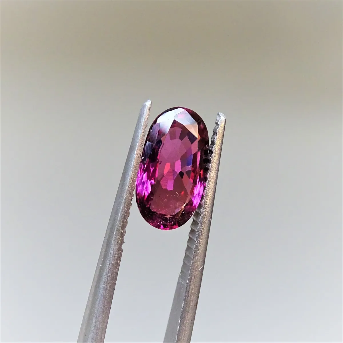 Garnet - RHODOLITE - 2,5 ct