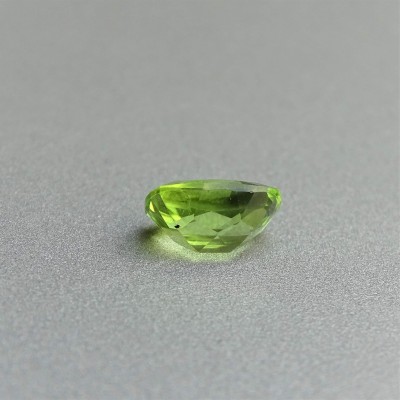 Peridot (olivine) cut gemstone 1.48ct, Pakistan