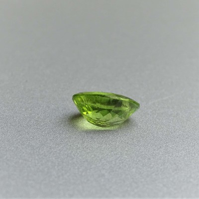 Peridot (olivine) cut gemstone 2.46ct, Pakistan