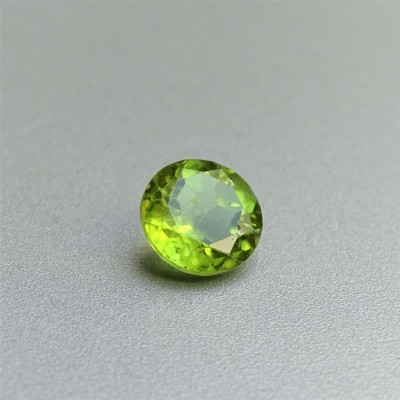 Peridot (olivine) cut gemstone 3.33ct, Pakistan