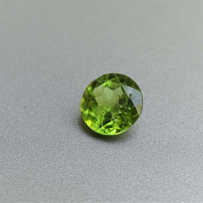 Peridot (olivine) cut gemstone 3.33ct, Pakistan