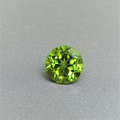 Peridot (olivine) cut gemstone 3.93ct, Pakistan