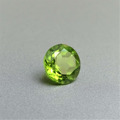 Peridot (olivine) cut gemstone 3.93ct, Pakistan