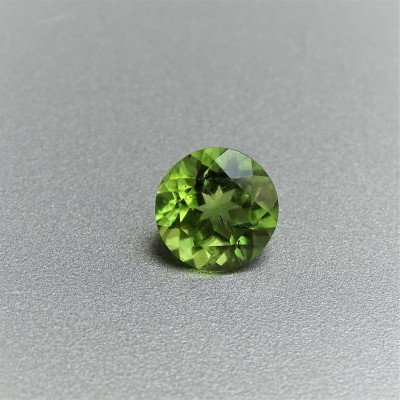 Peridot (olivine) cut gemstone 3.36ct, Pakistan
