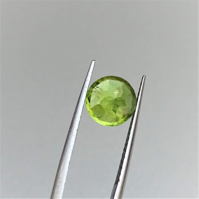 Peridot (olivine) cut gemstone 3.36ct, Pakistan