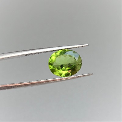 Peridot (olivine) cut gemstone 3.17ct, Pakistan