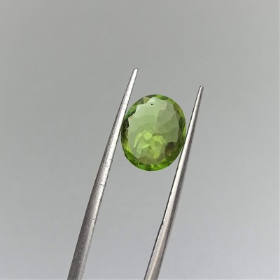 Peridot (olivine) cut gemstone 3.17ct, Pakistan