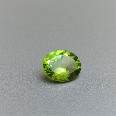 Peridot (olivine) cut gemstone 3.84ct, Pakistan