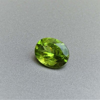 Peridot (olivine) cut gemstone 3.84ct, Pakistan