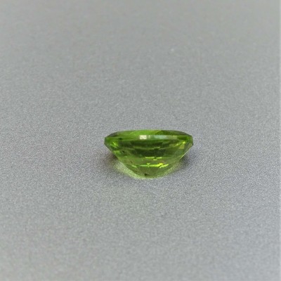 Peridot (olivín) broušený drahokam 3,84ct, Pakistán