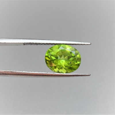 Peridot (olivine) cut gemstone 3.84ct, Pakistan