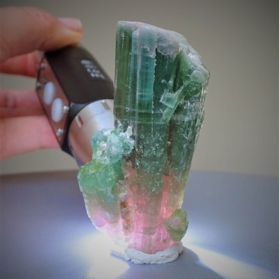 Turmalín Elbait přírodní krystal 85,2g, Afganistán