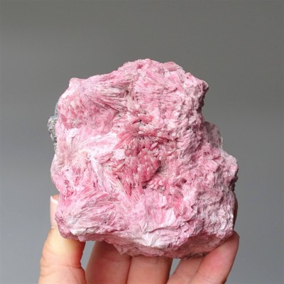 Rhodonite raw mineral 514g, Peru