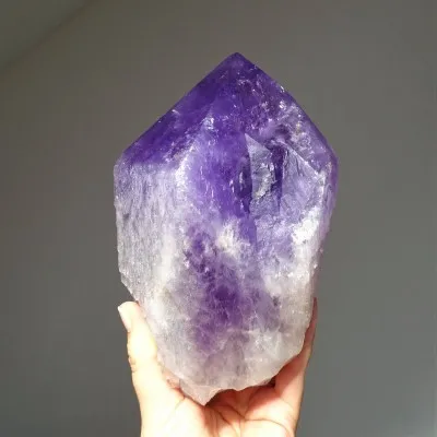 Natürlicher Amethystkristall elestial 2100g, Bolivien
