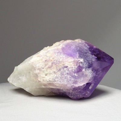 Natürlicher Amethystkristall elestial 1852g, Bolivien