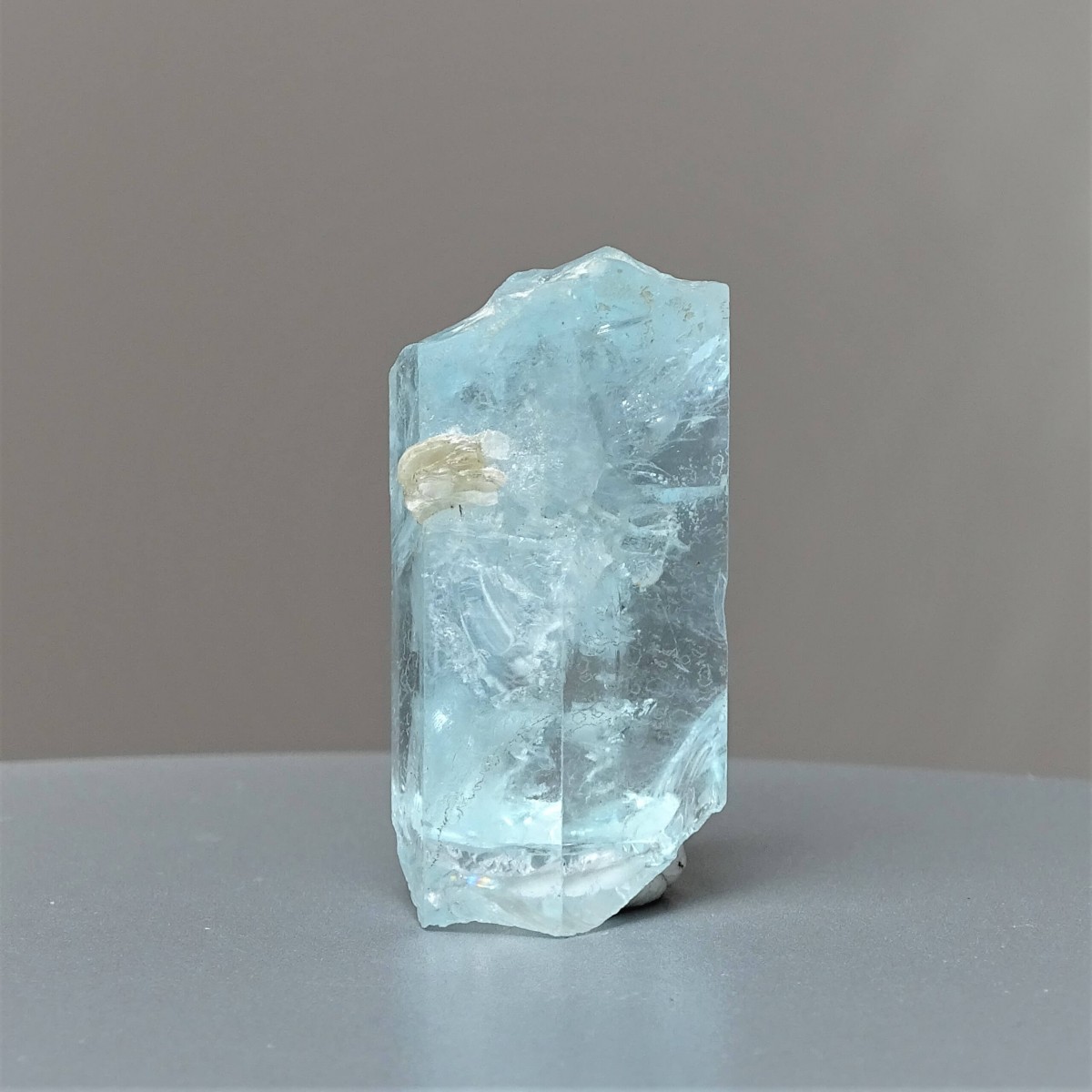 Akvamarín přírodní krystal 35,6g, Pakistán