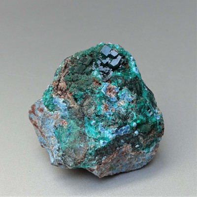 Dioptas přírodní krystaly v hornině 165g, Kongo