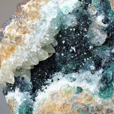 CLINOATACAMITE natural crystals 640g, Peru, collection piece