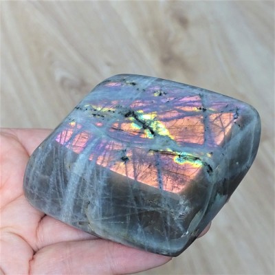 Labradorite natural polished 297g, Madagascar