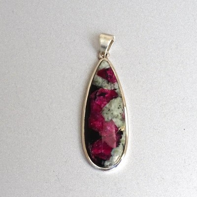 Eudialyte pendant in silver 11.4g, Russia