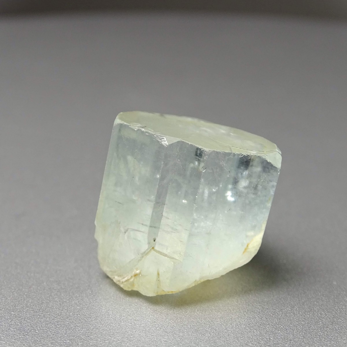 Akvamarín přírodní krystal 15,5g, Pakistán