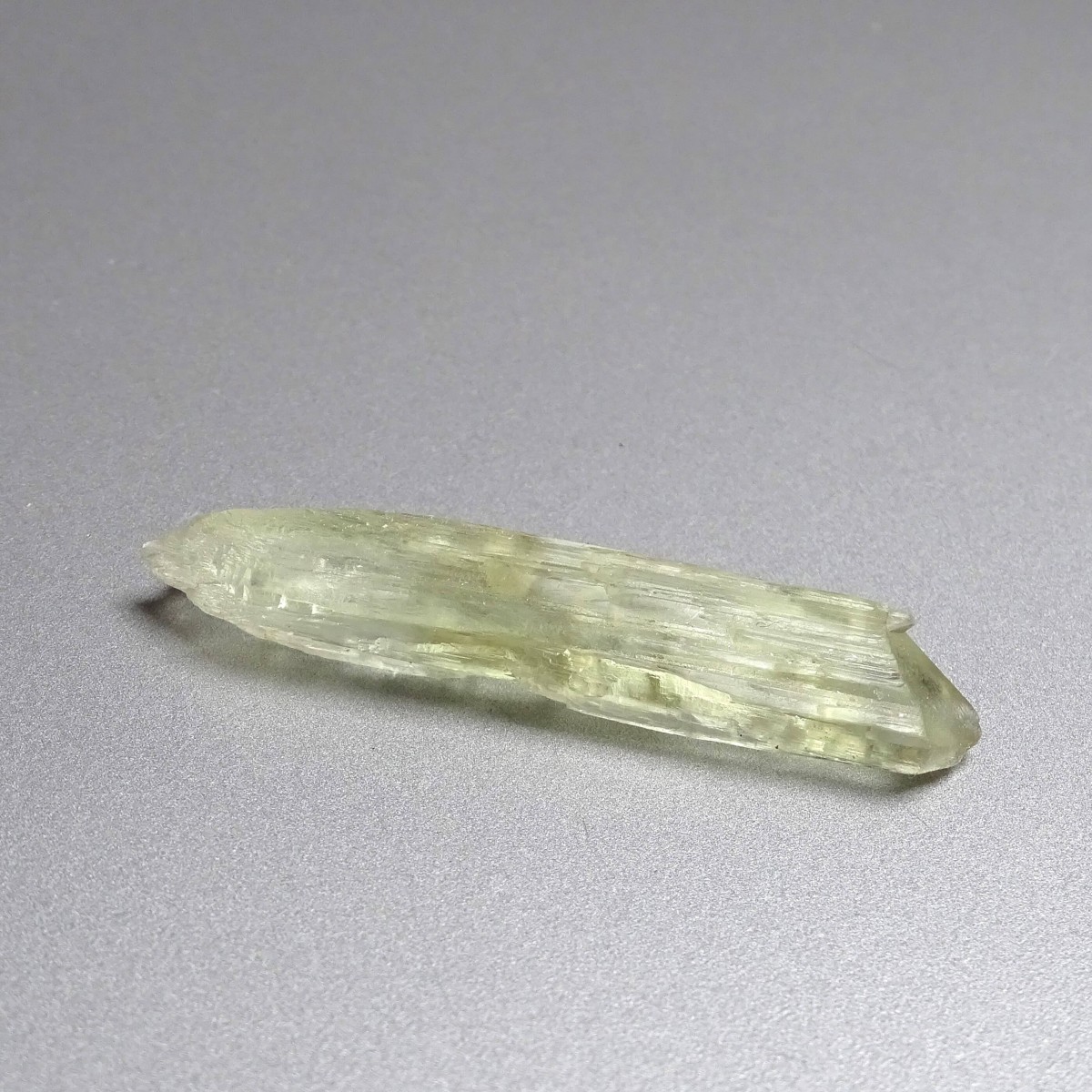Hiddenite natural crystal 10.4g, Afghanistan