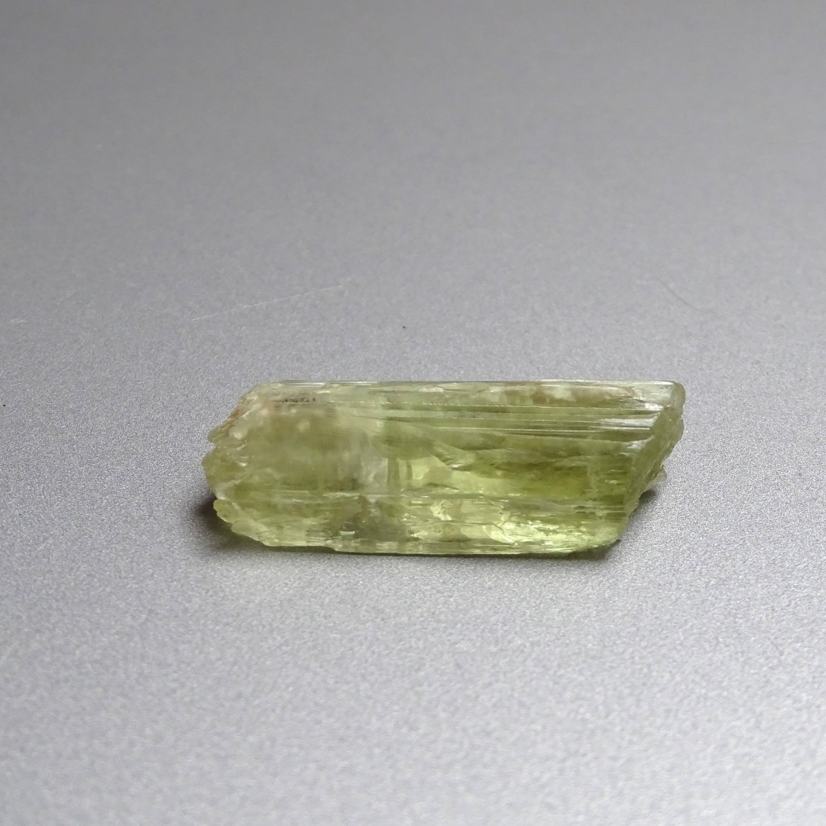 Natürlicher Hiddenit-Kristall 9,5g, Afghanistan