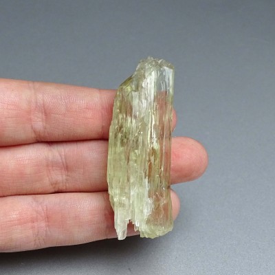 Hiddenite natural crystal 16.2g, Afghanistan