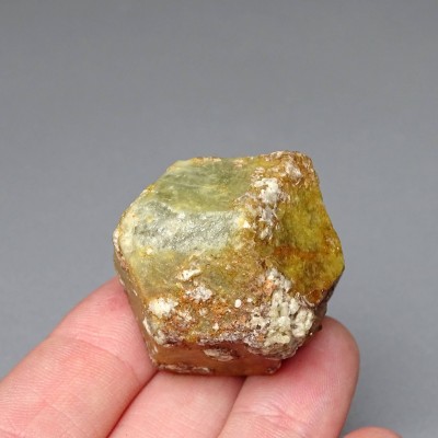Granát grosulár krystal 51,2g, Mali