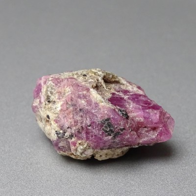Natural raw ruby in rock 14.3g, Greenland
