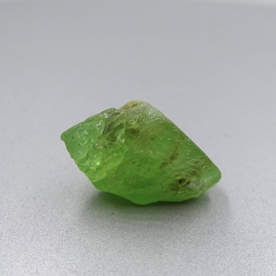 Peridot / Olivin Rohmineral 9,2g, Pakistan