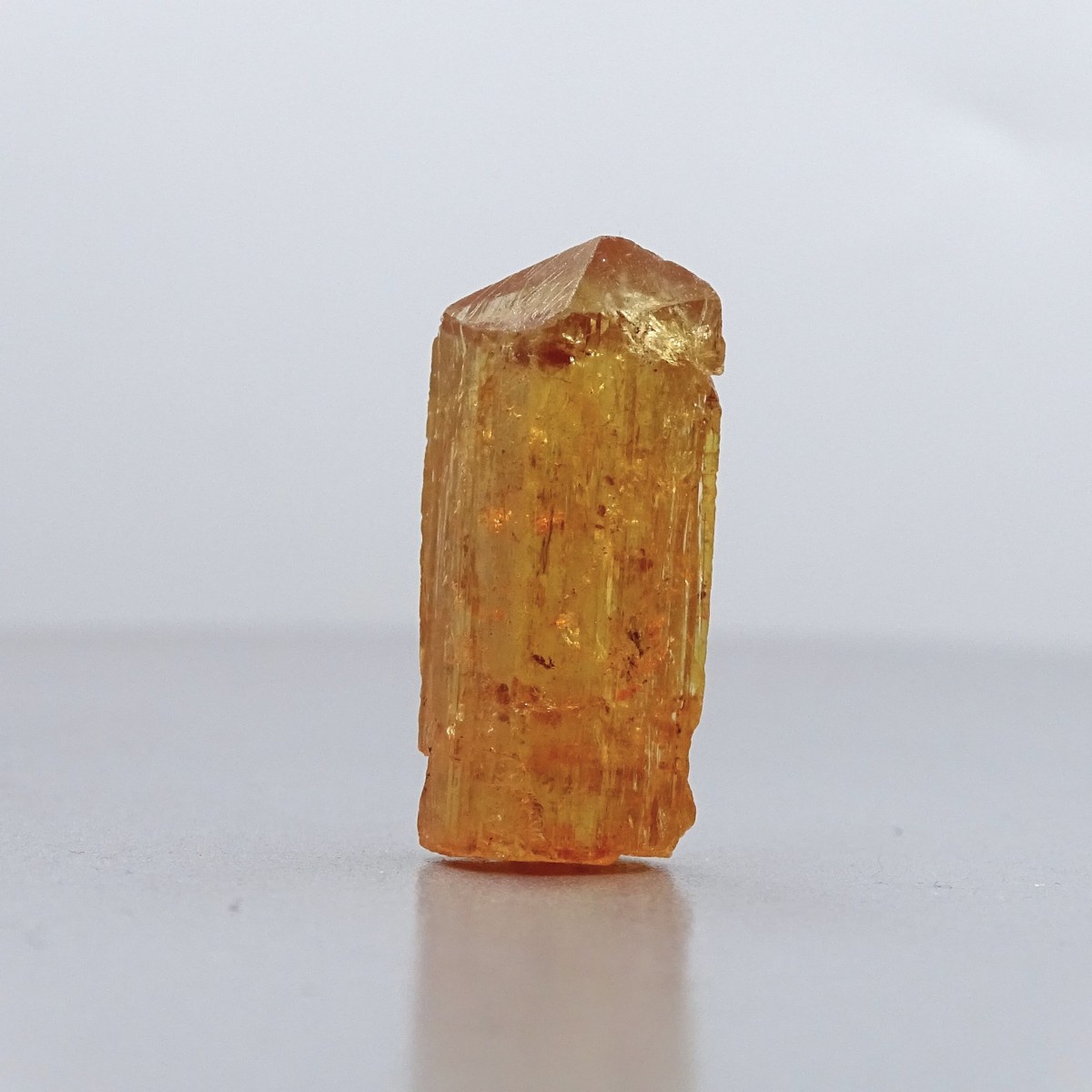 Topaz imperial natural crystal 9.5g, Brazil
