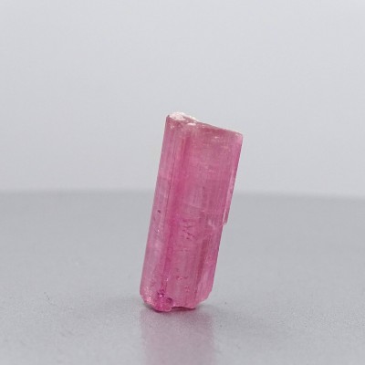 Turmalín růžový přírodní krystal 4,2g, Afganistán