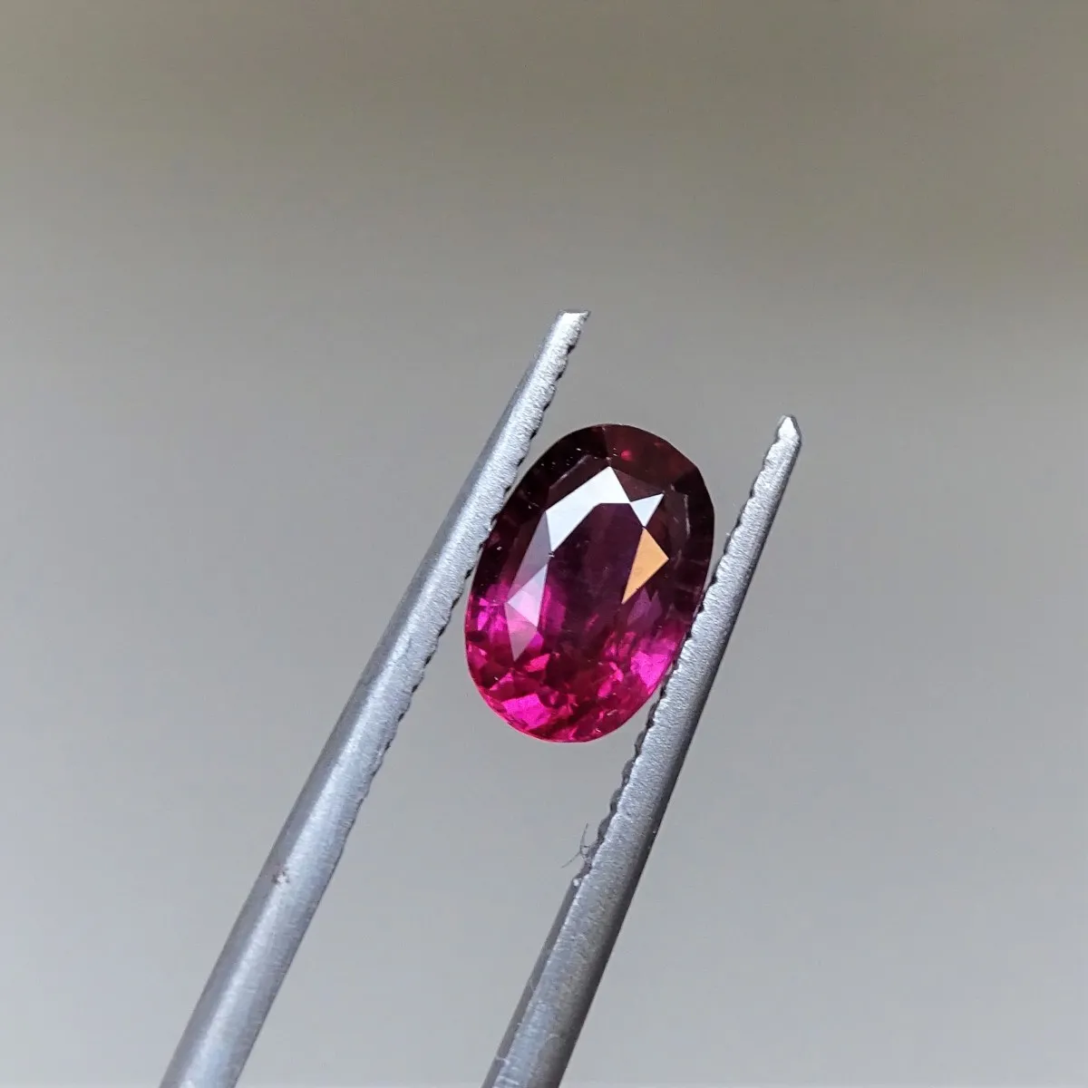 Garnet - RHODOLITE - 1,87 ct