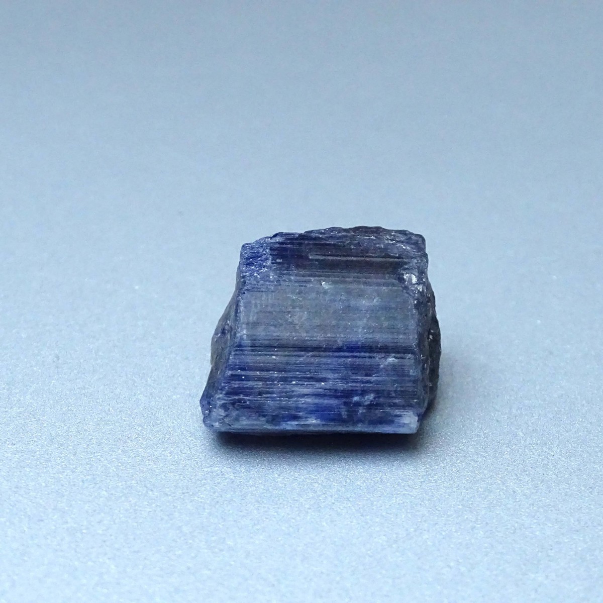 Tanzanite natural raw mineral 13.3g, Tanzania