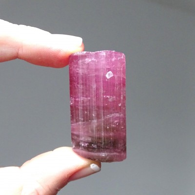 Turmalín růžový přírodní krystal 31,2g, USA