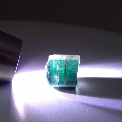 Turmalín Indigolit přírodní krystal 6,6g, USA